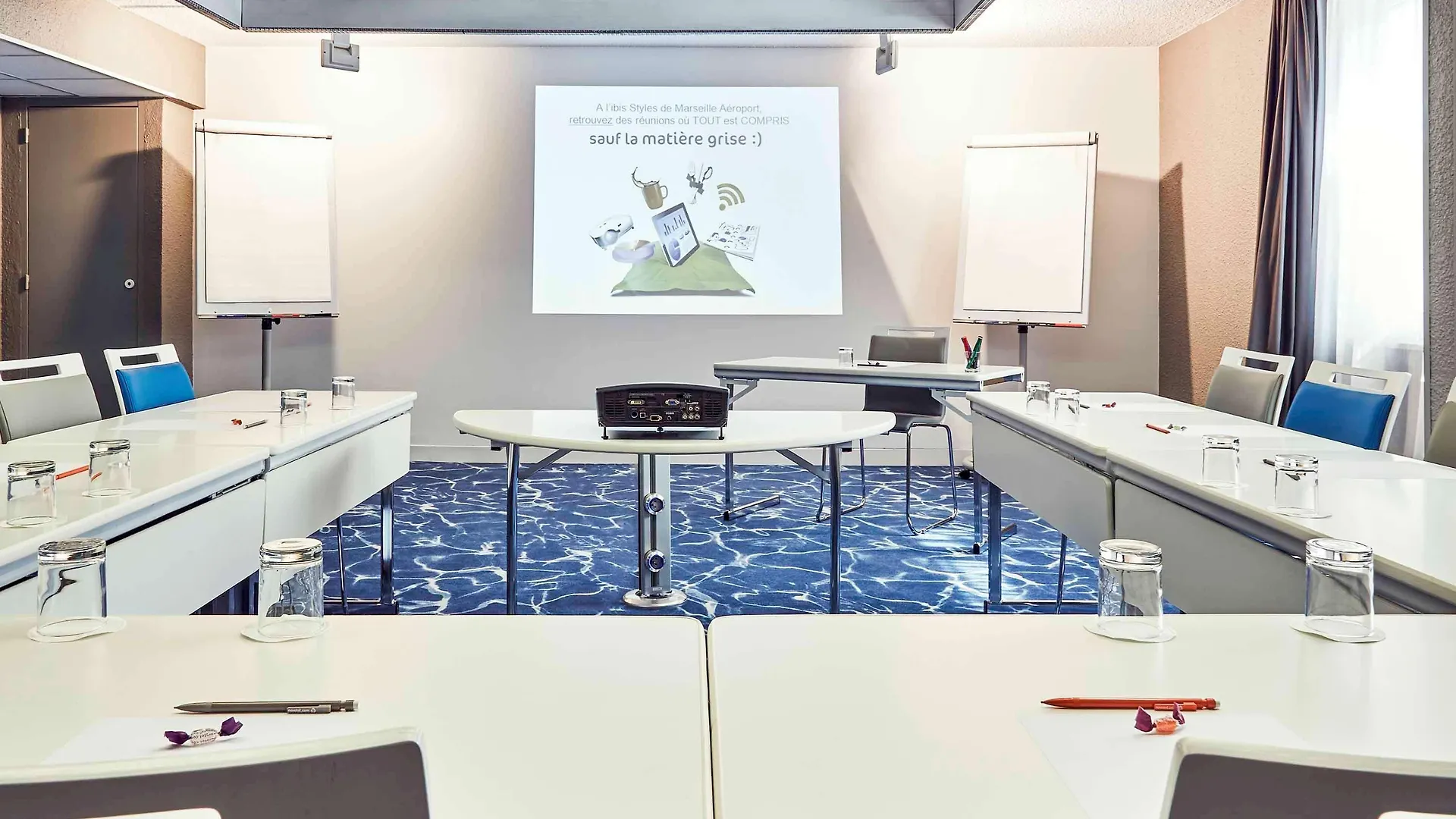 Hotel Ibis Styles Marseille Aeroport Vitrolles  3*, Vitrolles (Bouches-du-Rhone)