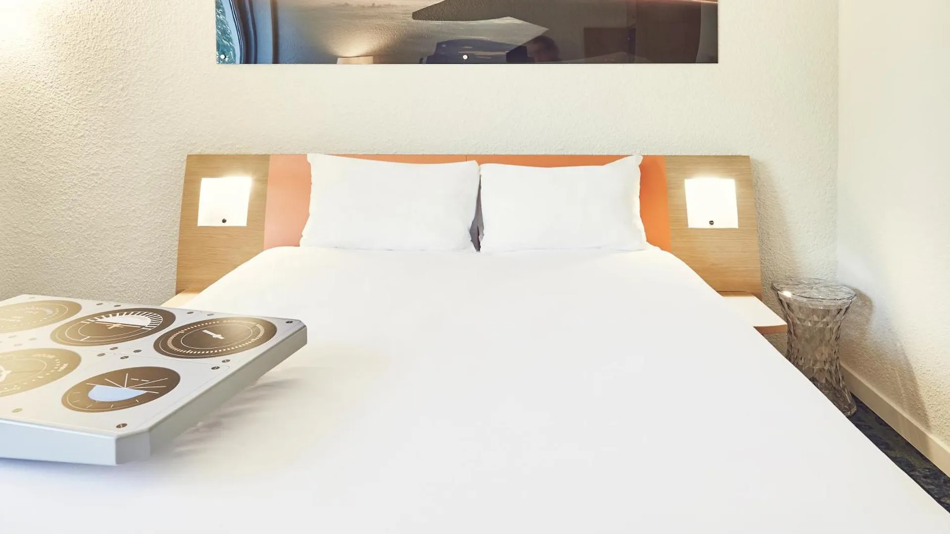 Hotel ibis Styles Marseille Aéroport Vitrolles   Vitrolles (Bouches-du-Rhone)