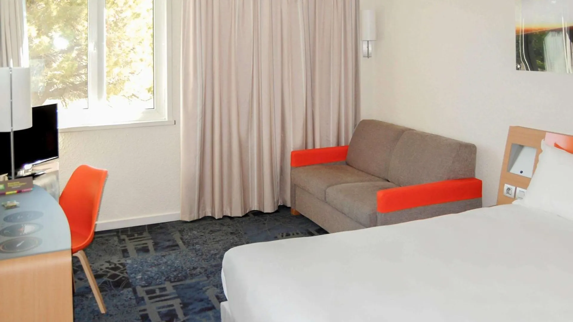Hotel ibis Styles Marseille Aéroport Vitrolles  Francia